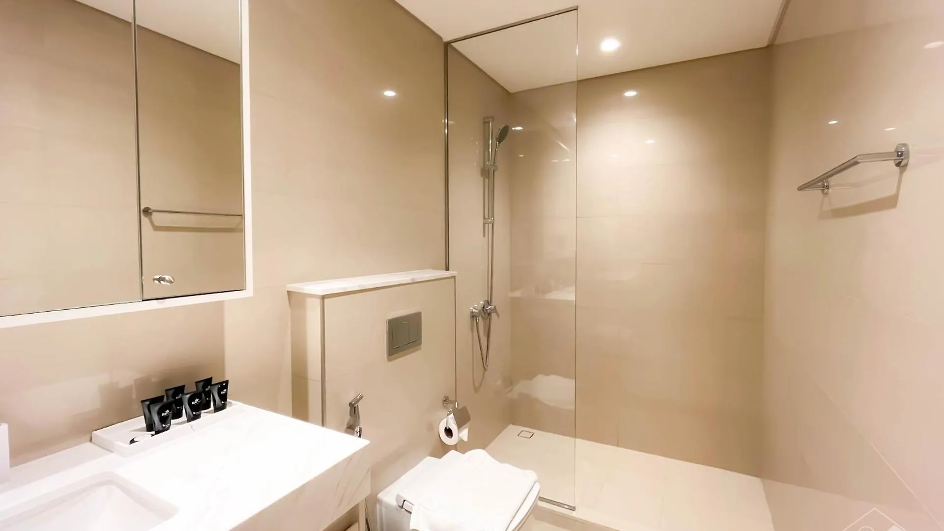 דירה דובאי Burj Royale Luxury 1B Balcony & City View Downtown