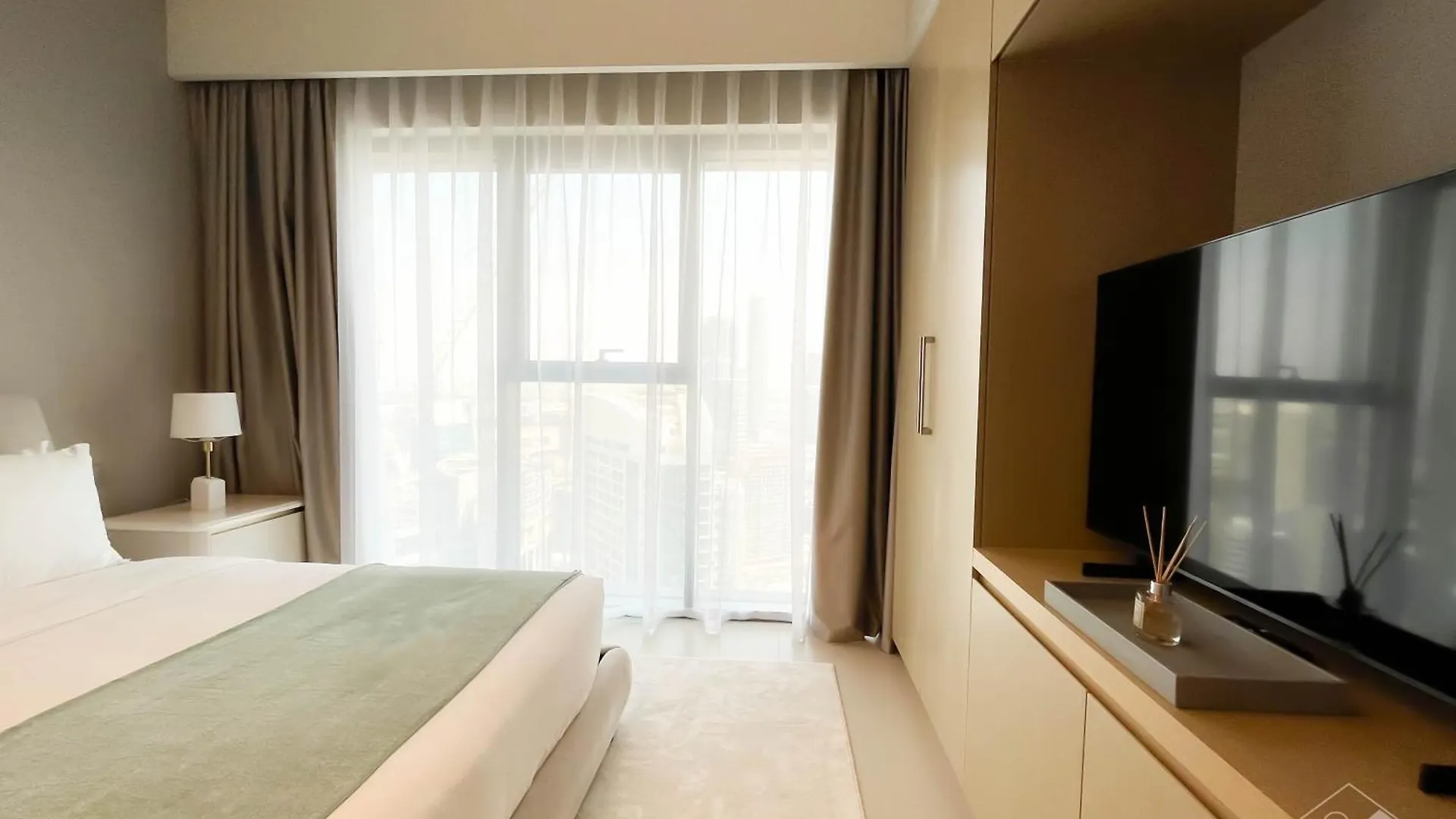דובאי Burj Royale Luxury 1B Balcony & City View Downtown 0*,  איחוד האמירויות הערביות
